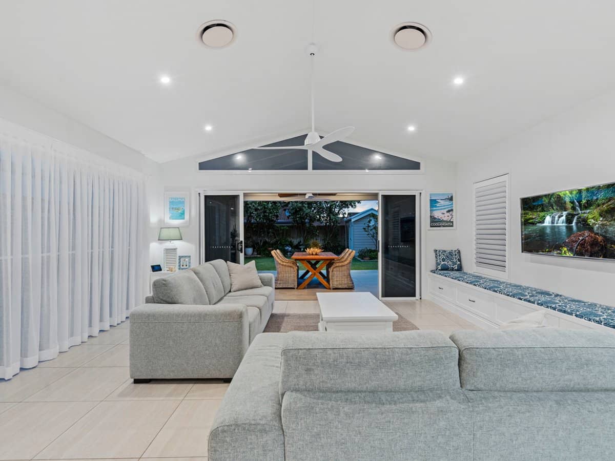 31 Coburg Street East, CLEVELAND - Thumbnail 3