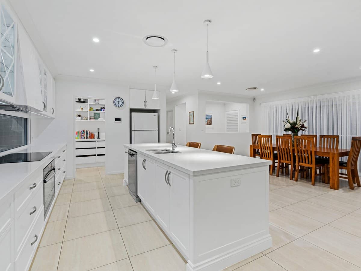 31 Coburg Street East, CLEVELAND - Thumbnail 11