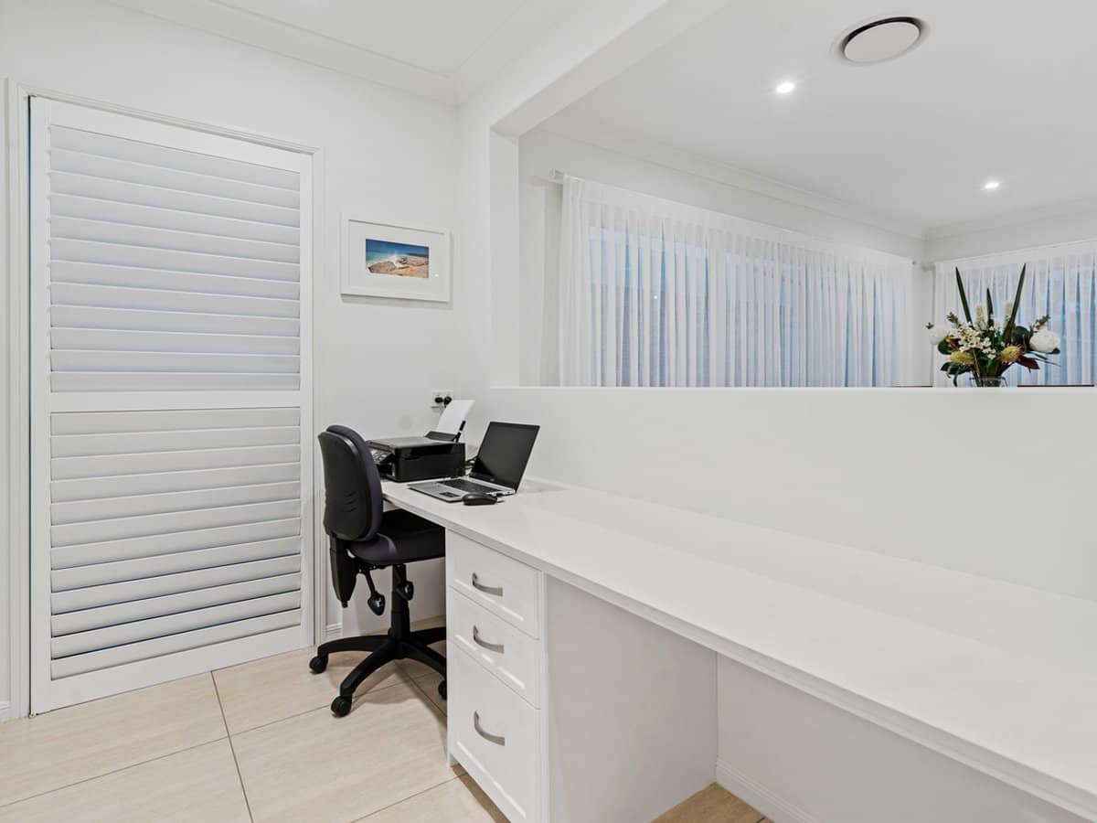 31 Coburg Street East, CLEVELAND - Thumbnail 13