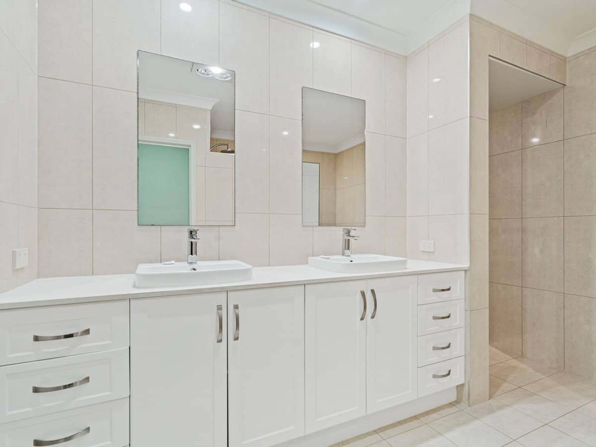 31 Coburg Street East, CLEVELAND - Thumbnail 18