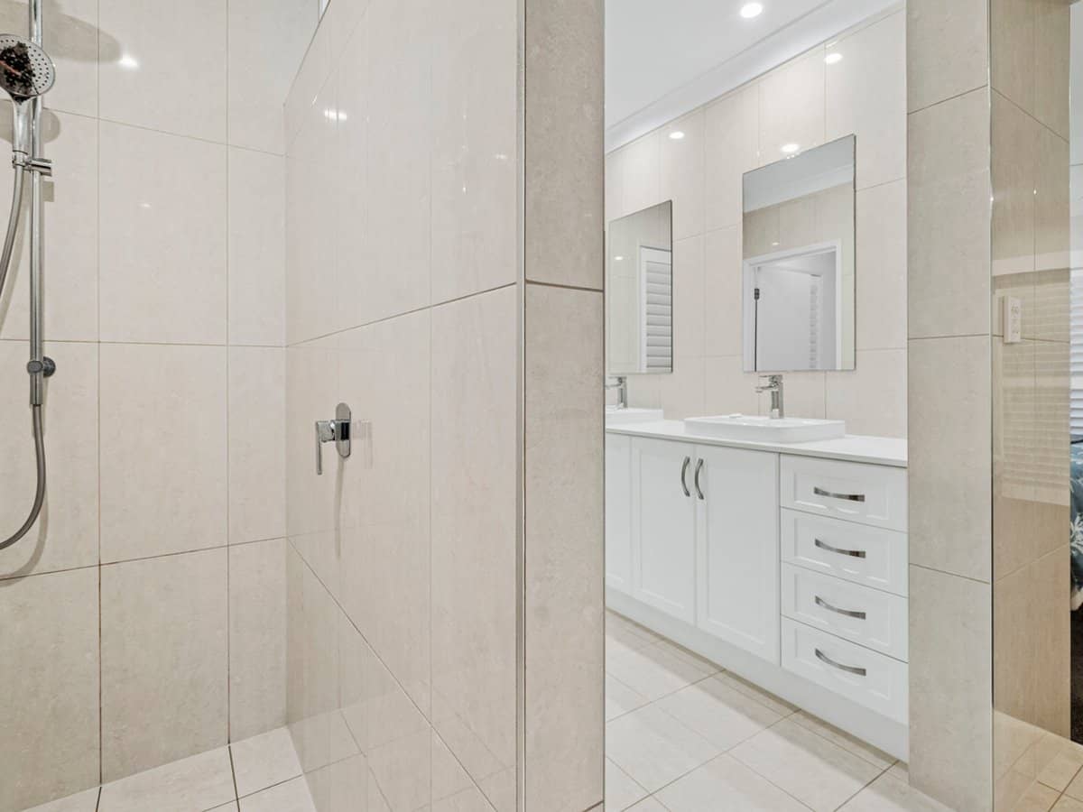 31 Coburg Street East, CLEVELAND - Thumbnail 19