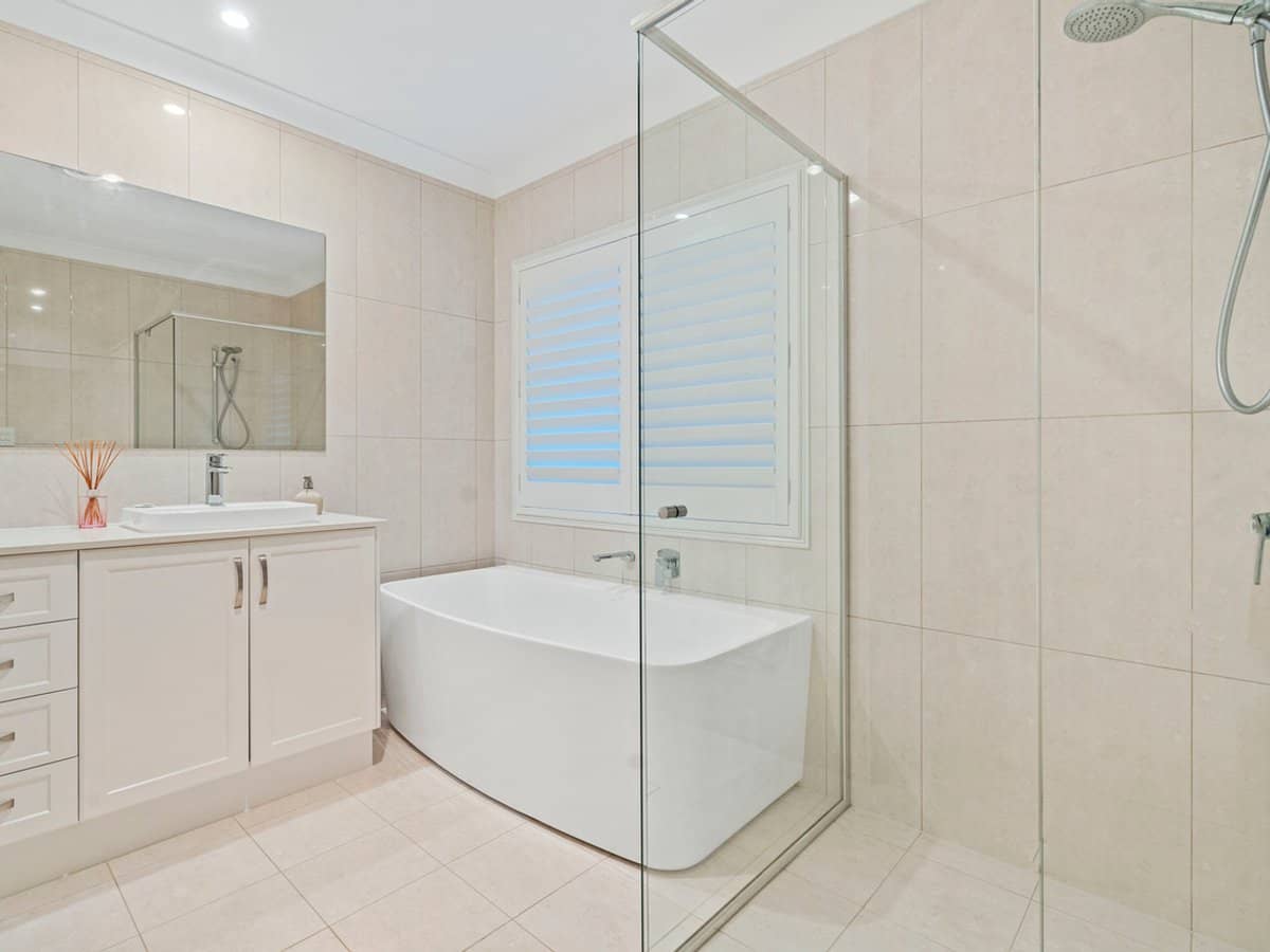 31 Coburg Street East, CLEVELAND - Thumbnail 23