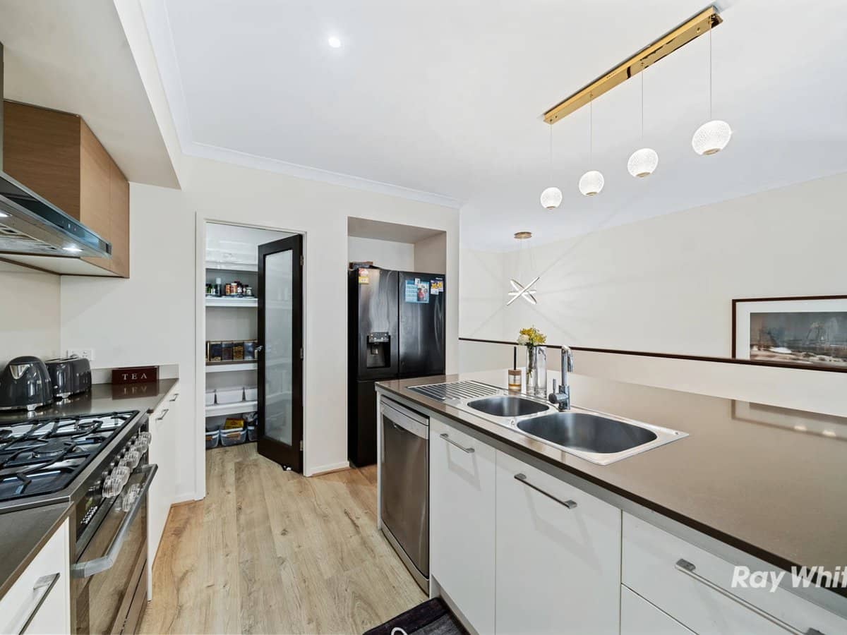 20 Garragull Drive, YARRABILBA - Thumbnail 2