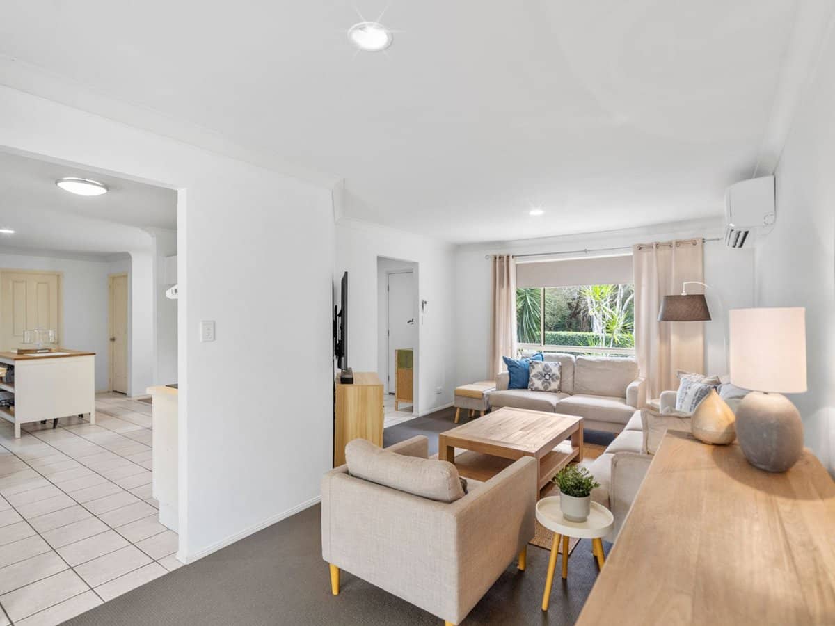 6 Shiraz Street, THORNLANDS - Thumbnail 5