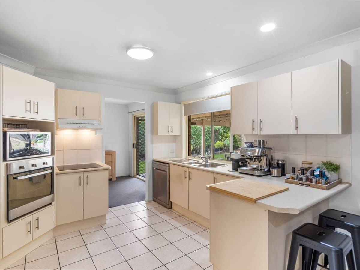 6 Shiraz Street, THORNLANDS - Thumbnail 6