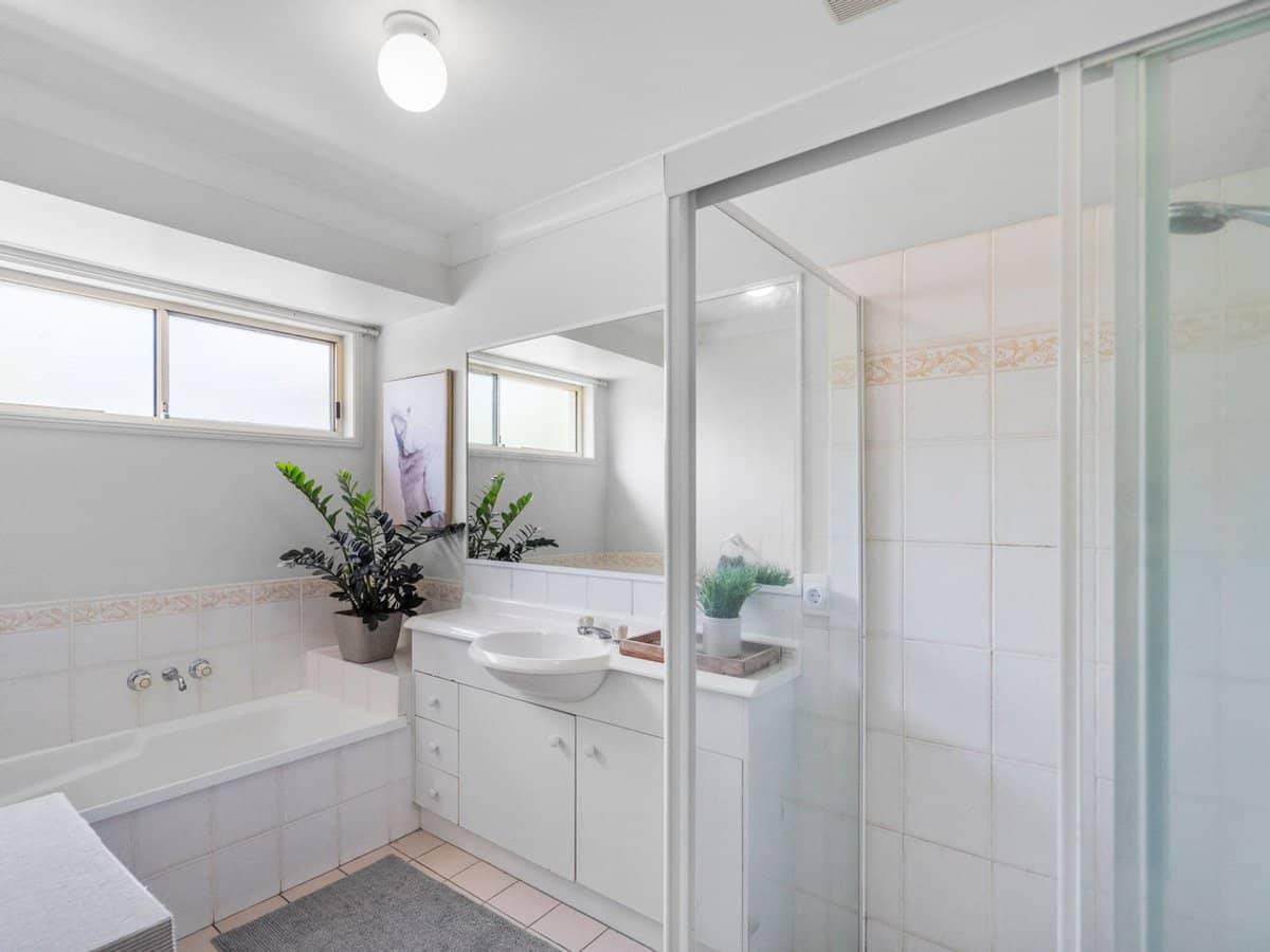 6 Shiraz Street, THORNLANDS - Thumbnail 16