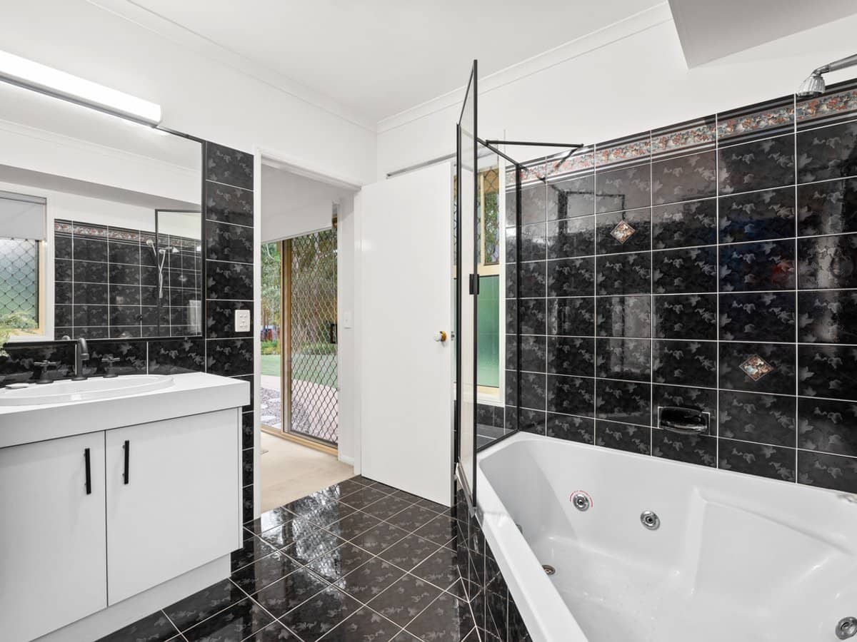 37 Grosvenor Court, MUNRUBEN - Thumbnail 18