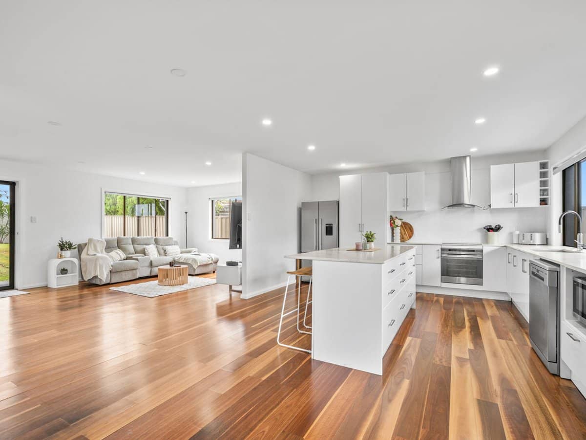 12 Burcott Court, Carrara - Thumbnail 6