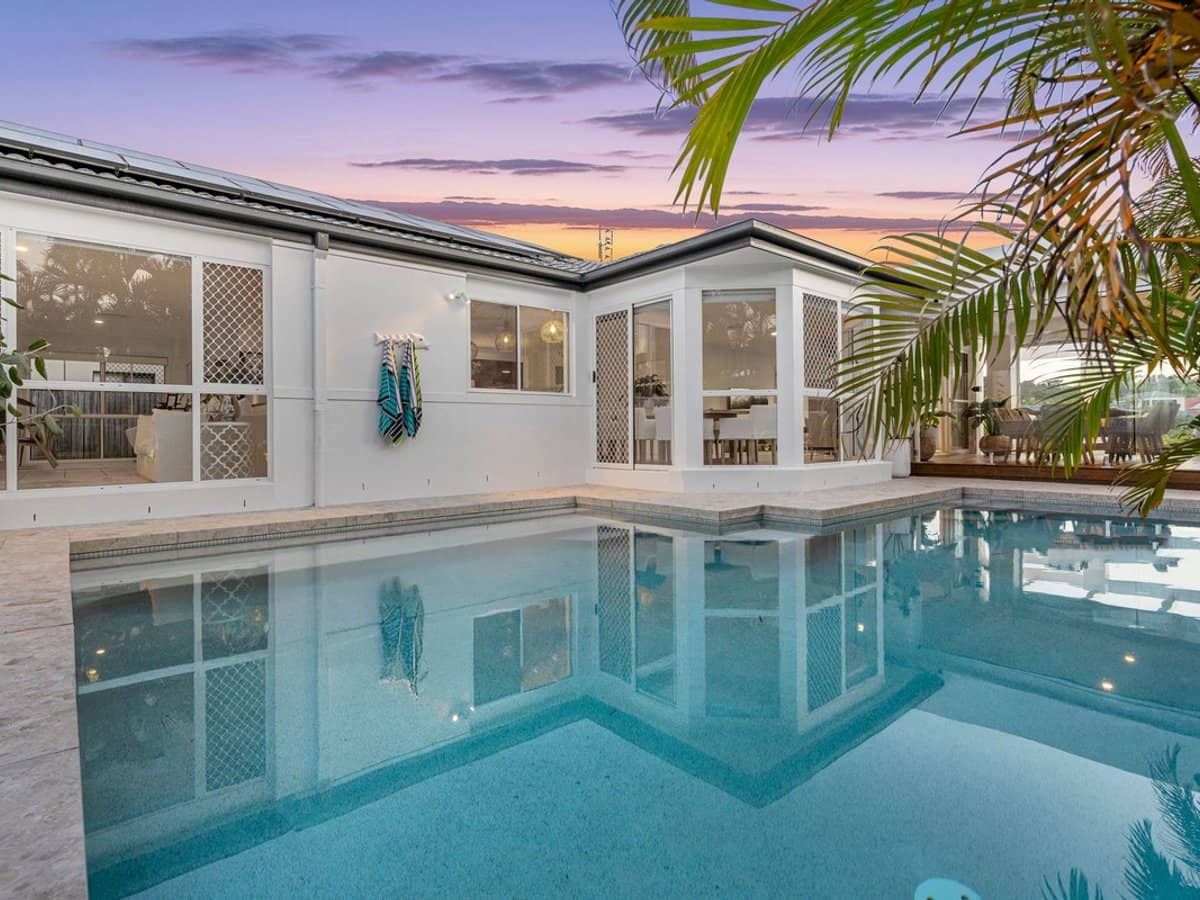 8 Seychelles Court, BURLEIGH WATERS - Thumbnail 2