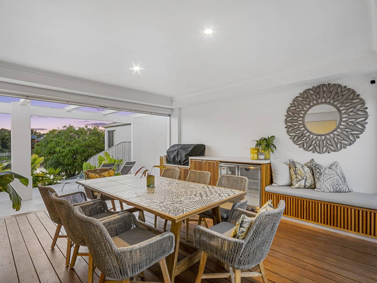 8 Seychelles Court, BURLEIGH WATERS - Thumbnail 4