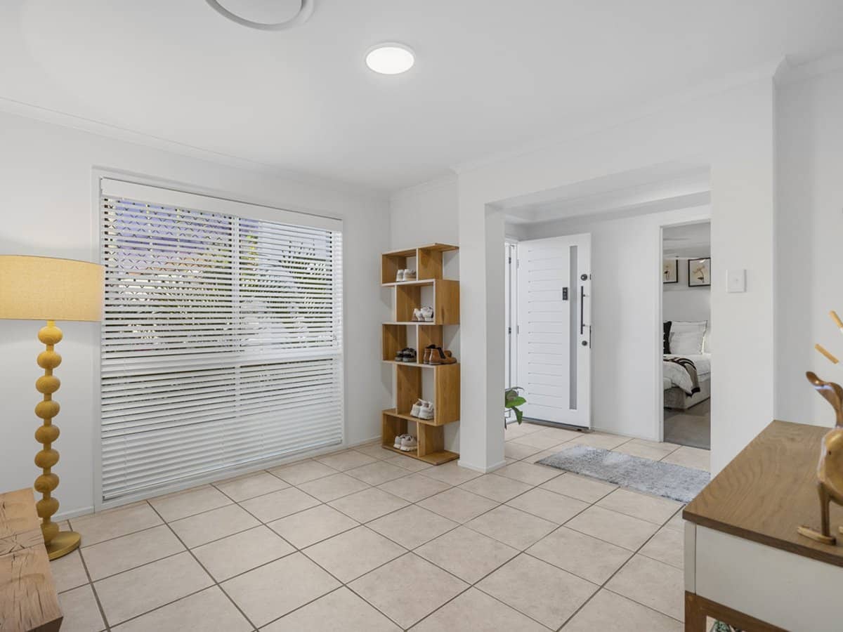 8 Seychelles Court, BURLEIGH WATERS - Thumbnail 12