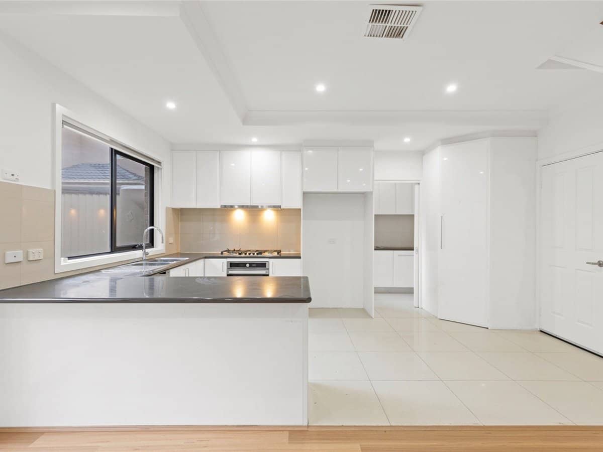 320 Camp Road, BROADMEADOWS - Thumbnail 3