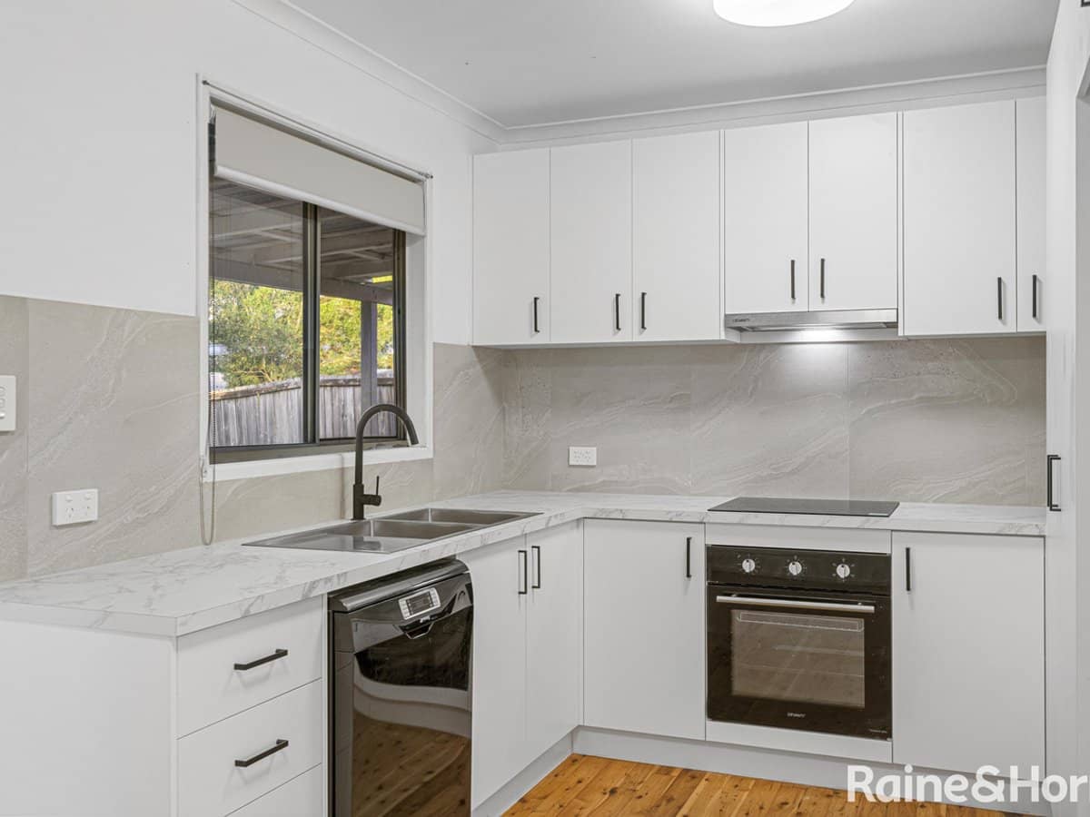 38 Walkers Road, MORAYFIELD - Thumbnail 3