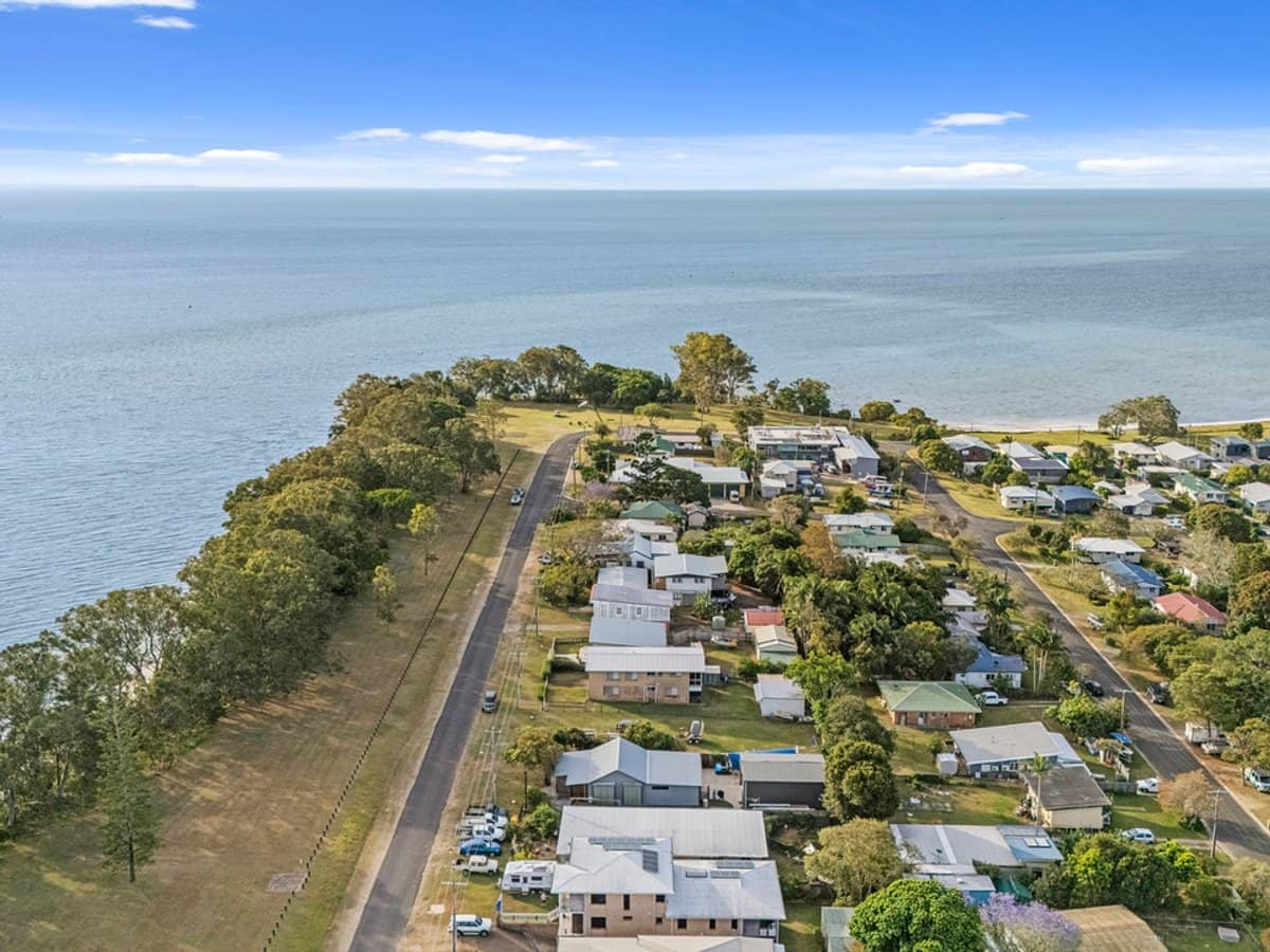 18 Oxley Parade, DUNWICH - Thumbnail 1