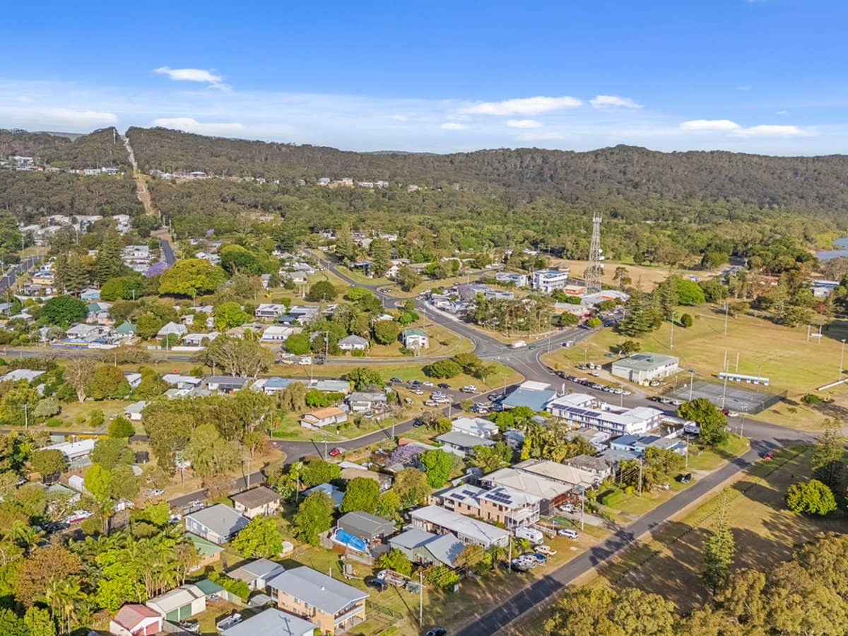 18 Oxley Parade, DUNWICH - Thumbnail 3