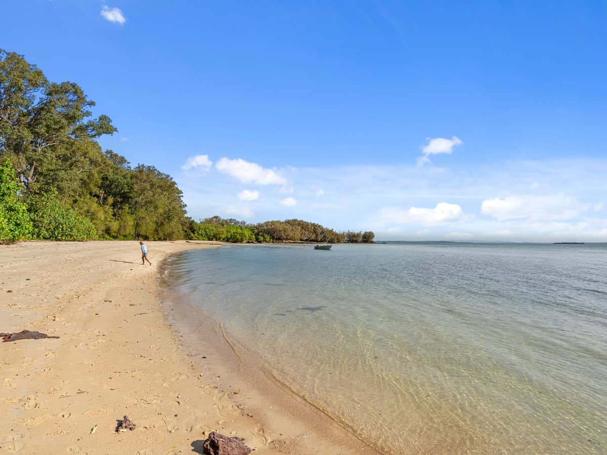 18 Oxley Parade, DUNWICH - Thumbnail 8