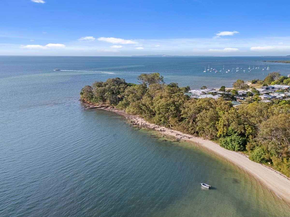 18 Oxley Parade, DUNWICH - Thumbnail 11