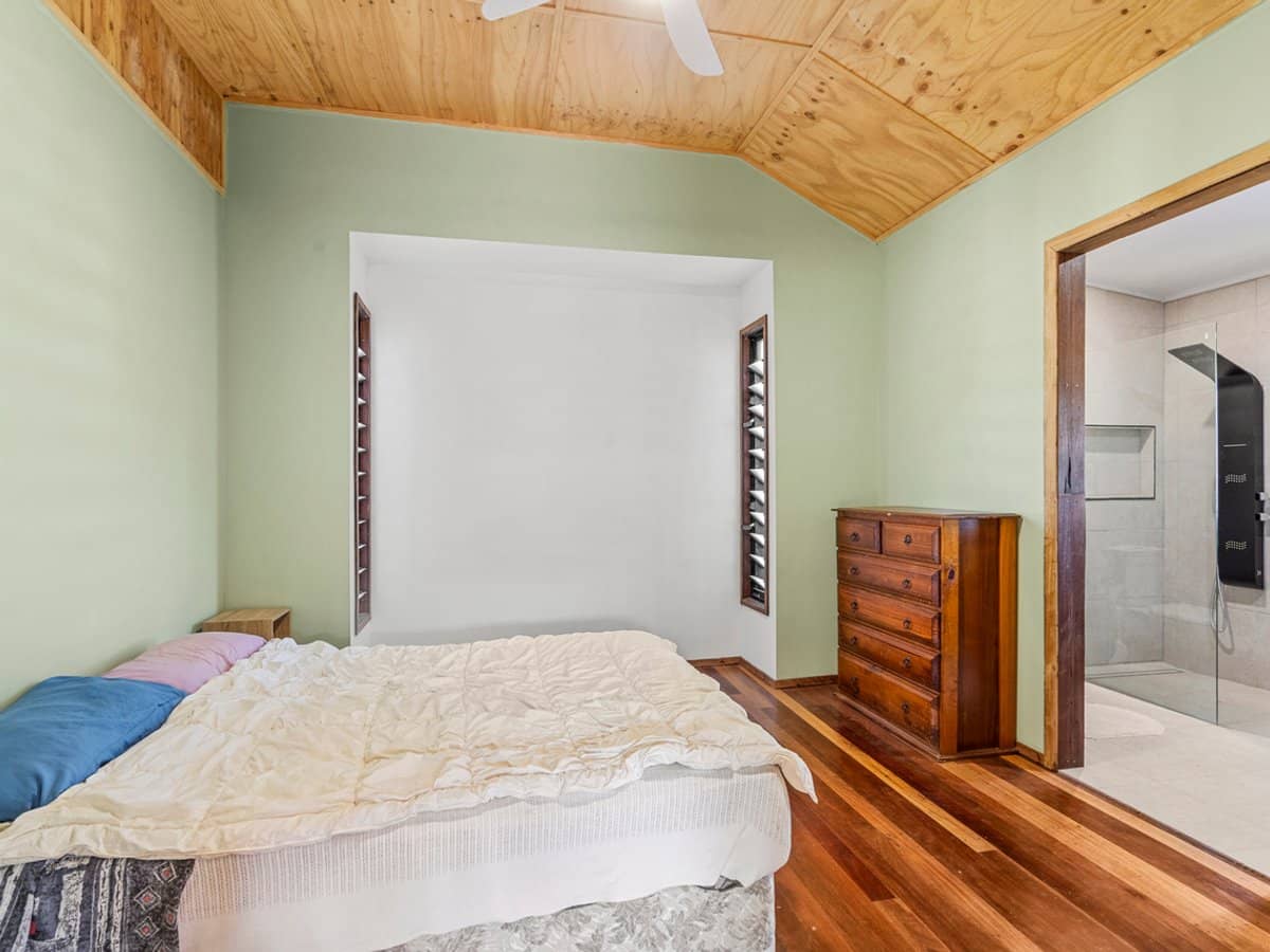 18 Oxley Parade, DUNWICH - Thumbnail 35