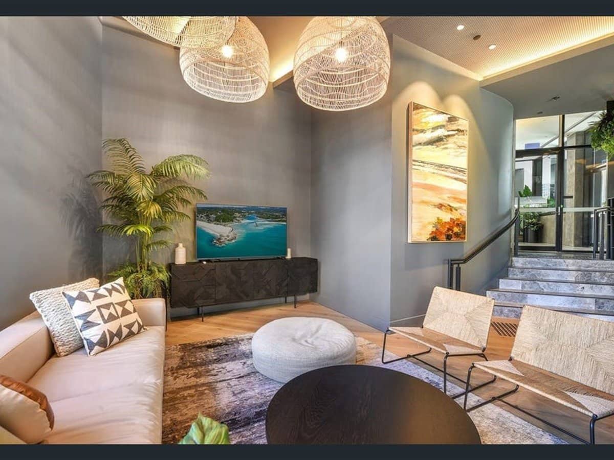 10-12 First Avenue, BROADBEACH - Thumbnail 6