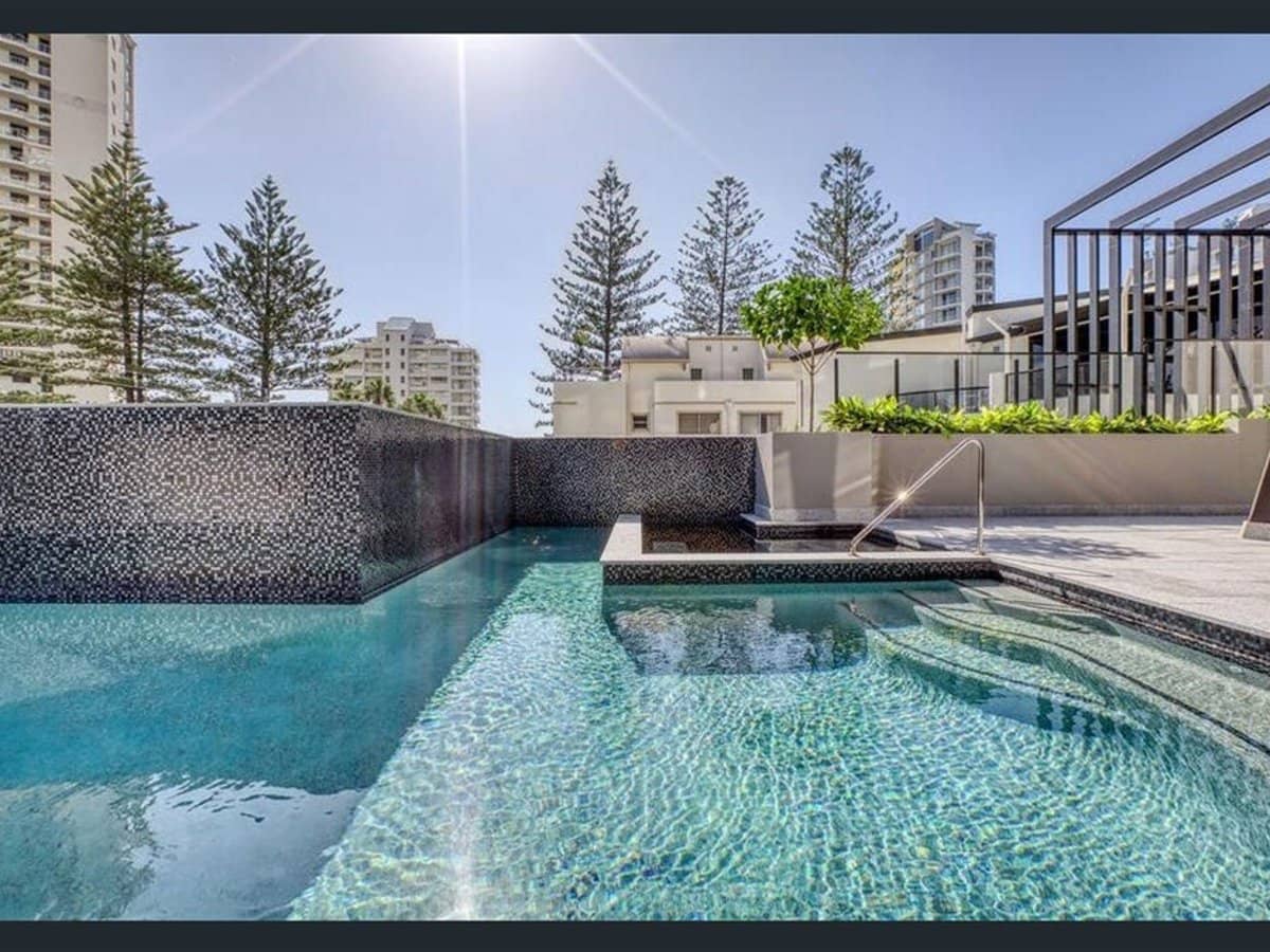 10-12 First Avenue, BROADBEACH - Thumbnail 8