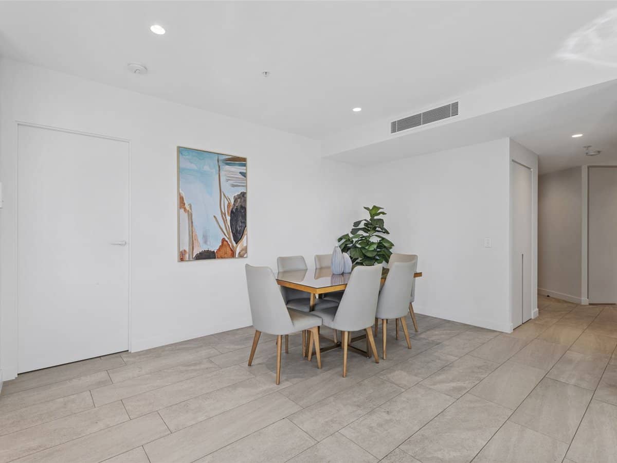 10-12 First Avenue, BROADBEACH - Thumbnail 14
