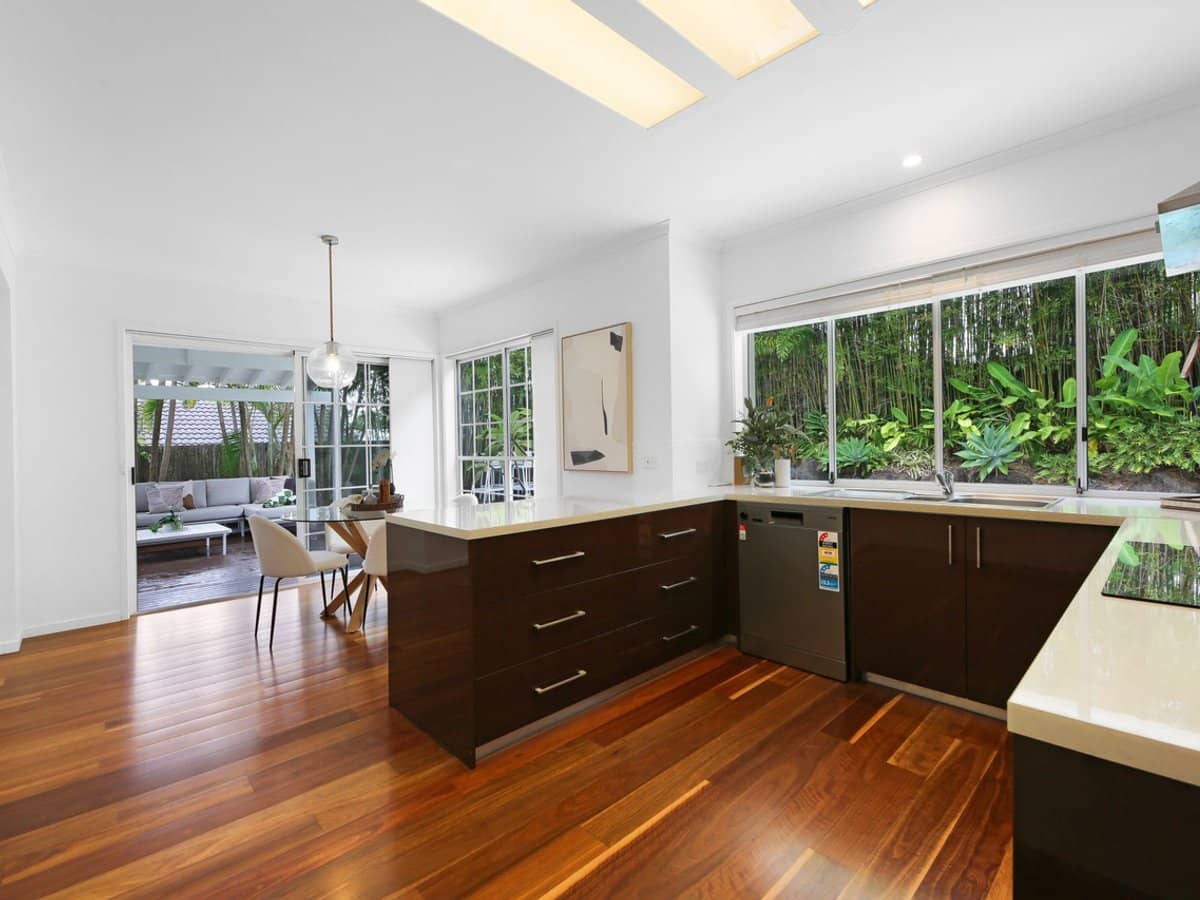 31 Huntingdale Crescent, ROBINA - Thumbnail 4