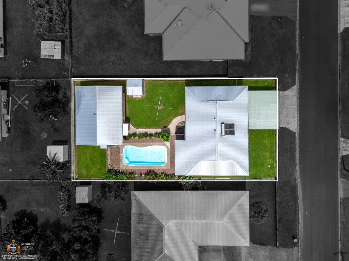 10 Seymour Street, INNISFAIL ESTATE - Thumbnail 1