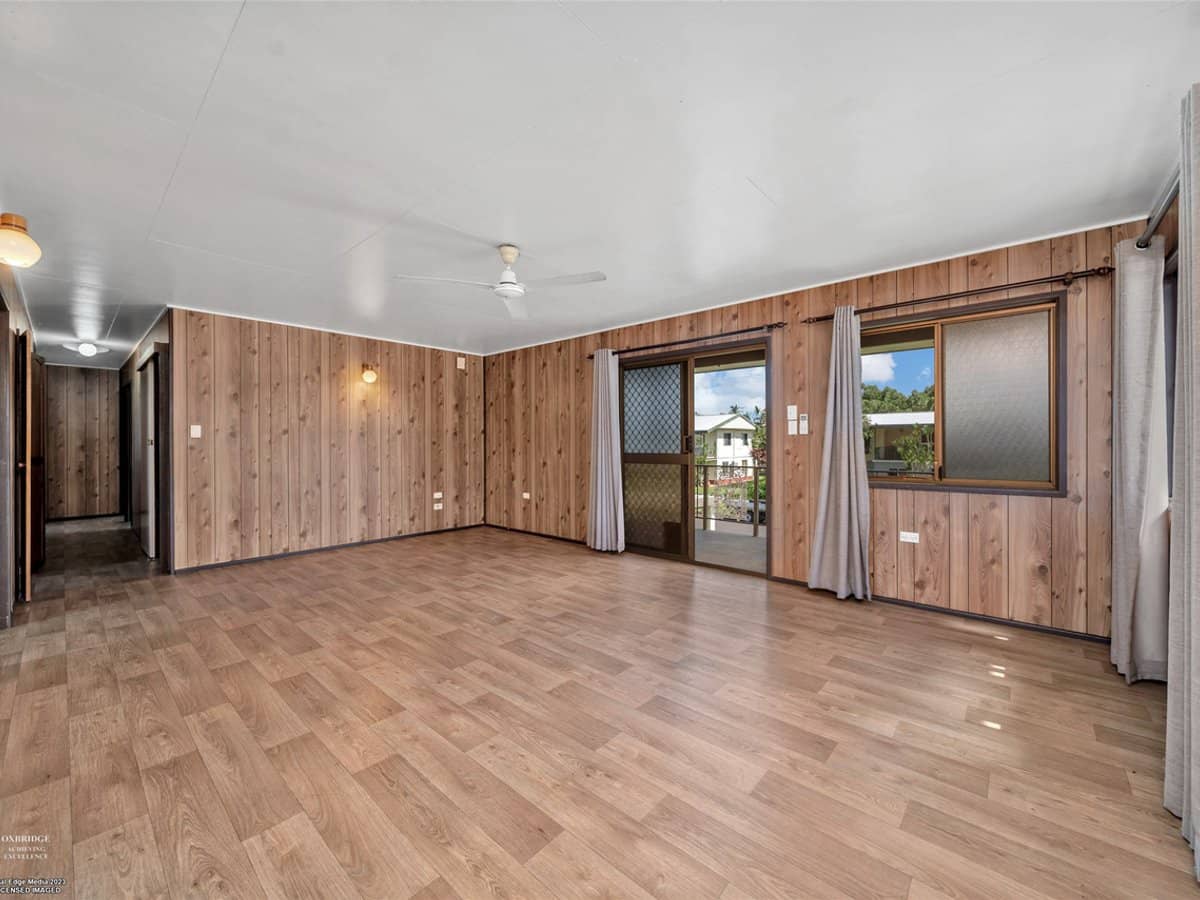 10 Seymour Street, INNISFAIL ESTATE - Thumbnail 16