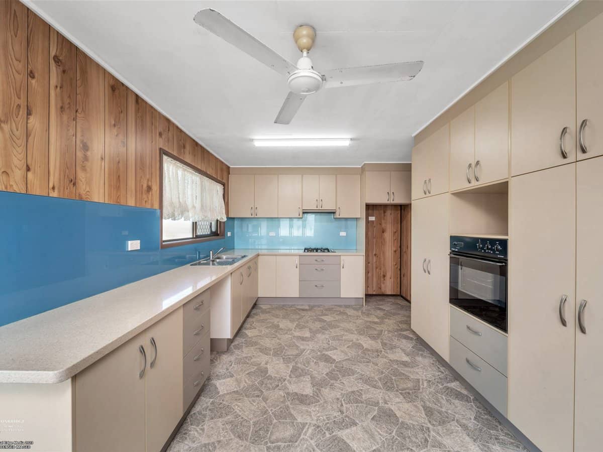 10 Seymour Street, INNISFAIL ESTATE - Thumbnail 17