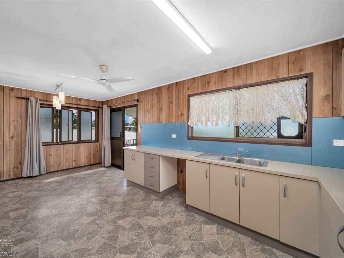 10 Seymour Street, INNISFAIL ESTATE - Thumbnail 18