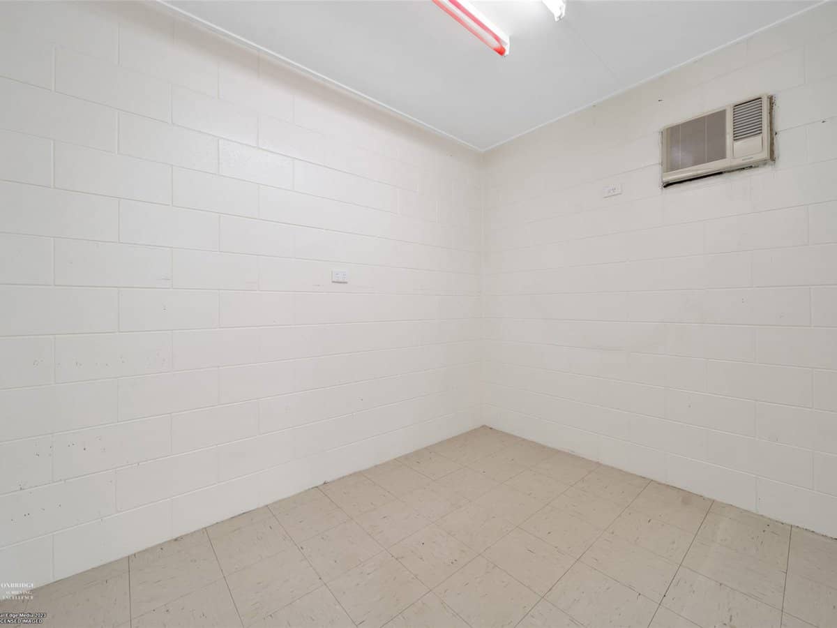 10 Seymour Street, INNISFAIL ESTATE - Thumbnail 25