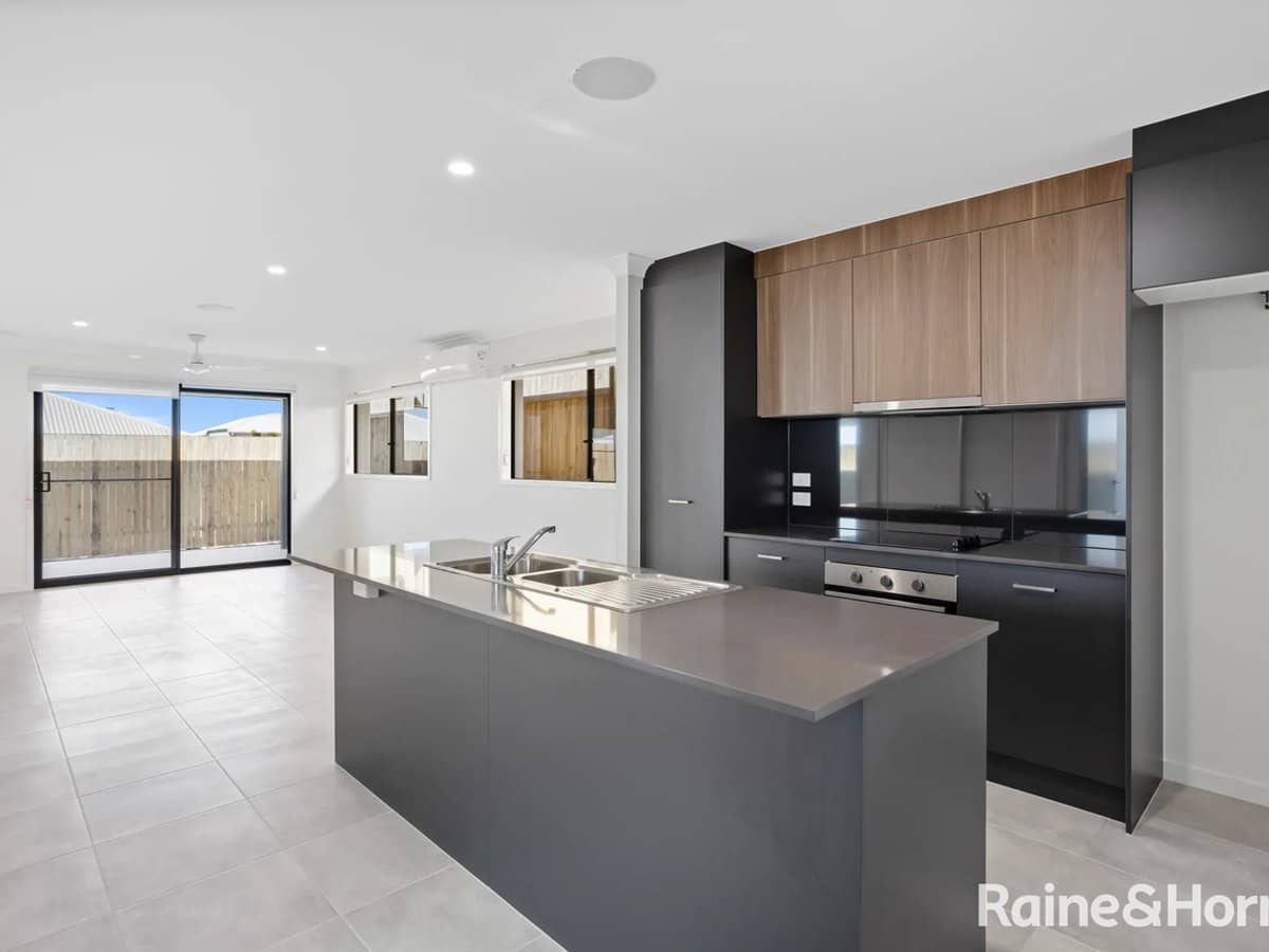 8 Gawler Street, SOUTH RIPLEY - Thumbnail 2