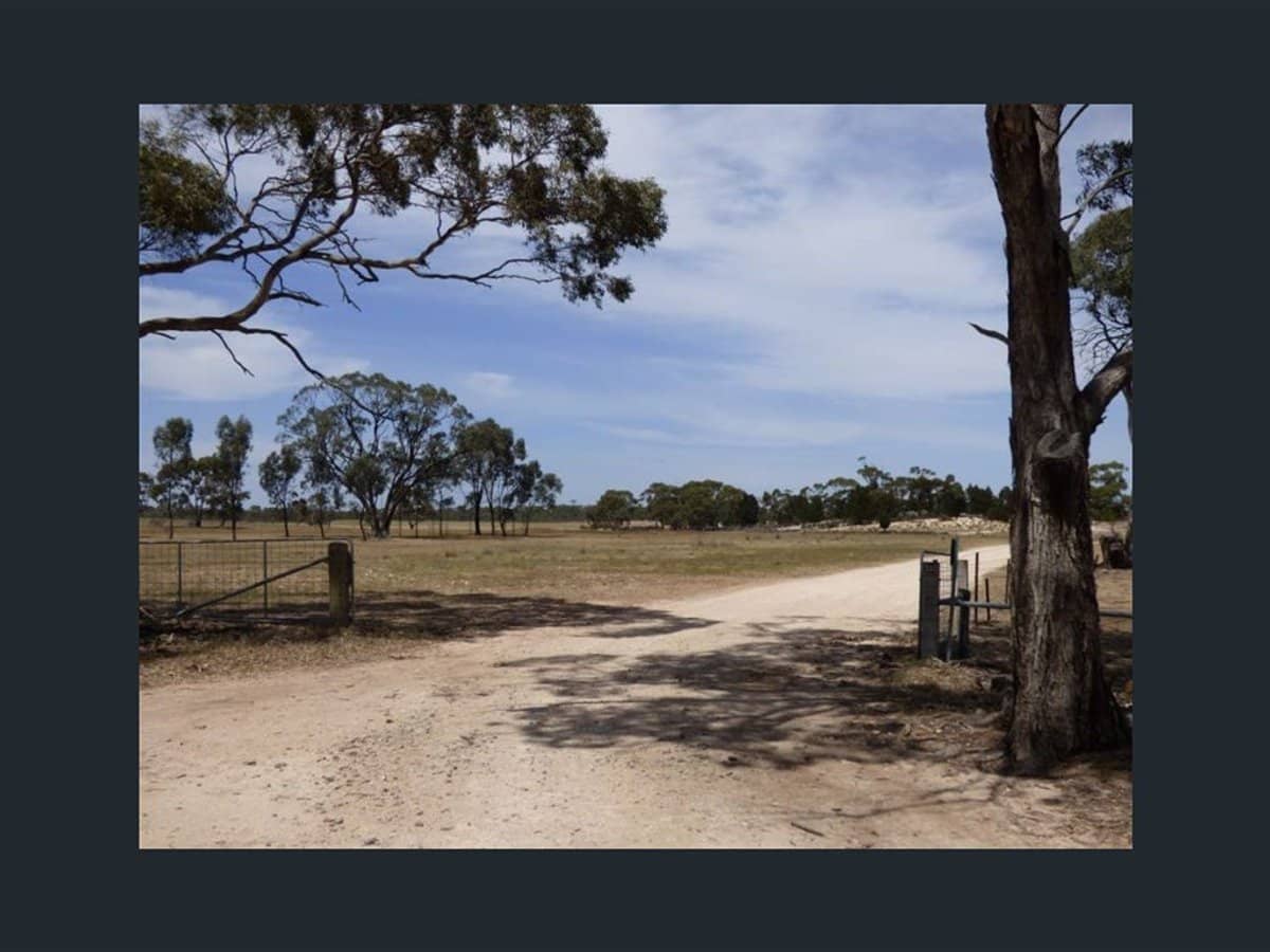 360 Old racecourse, DIMBOOLA - Thumbnail 1