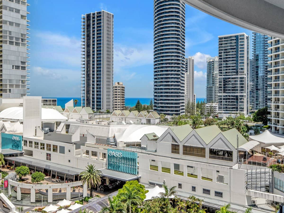 89 Surf Parade, BROADBEACH - Thumbnail 7