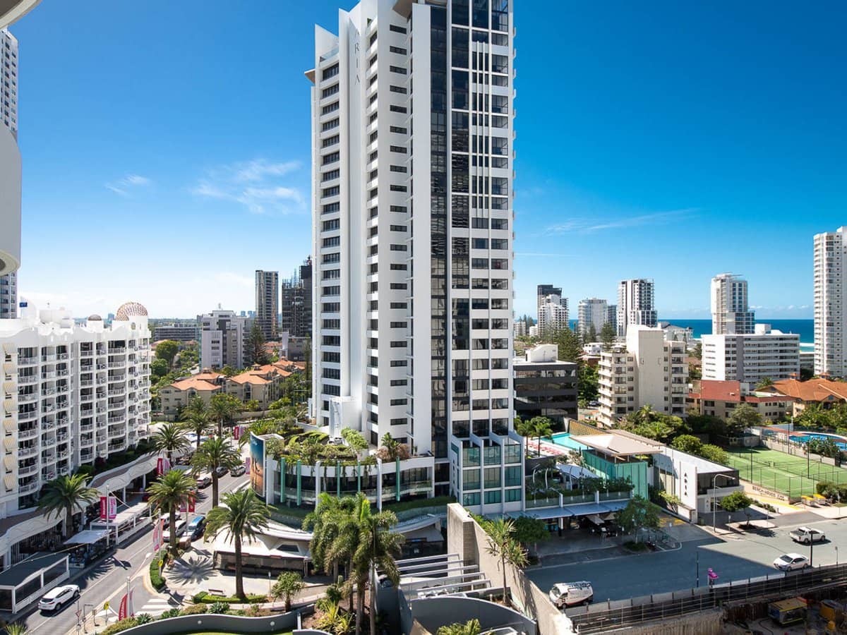 89 Surf Parade, BROADBEACH - Thumbnail 11