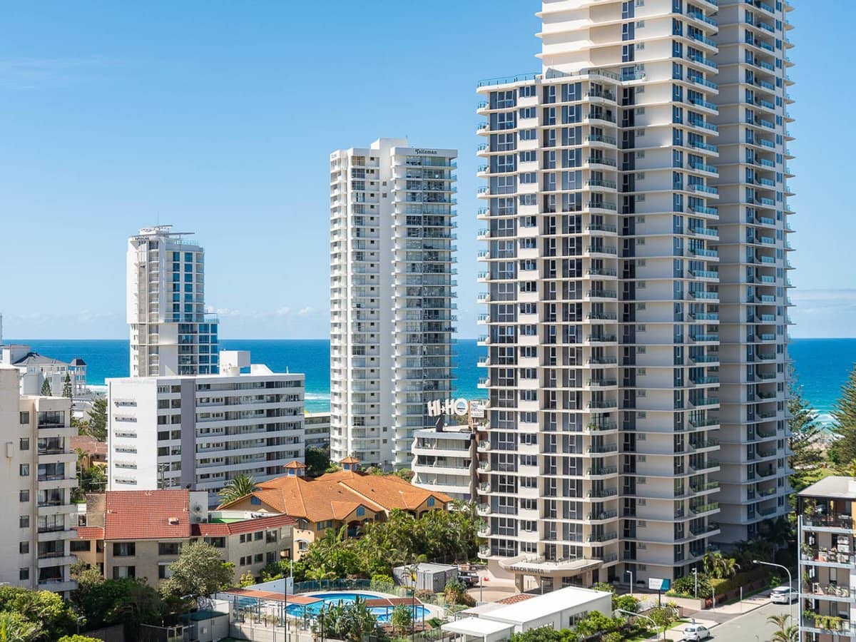 89 Surf Parade, BROADBEACH - Thumbnail 12