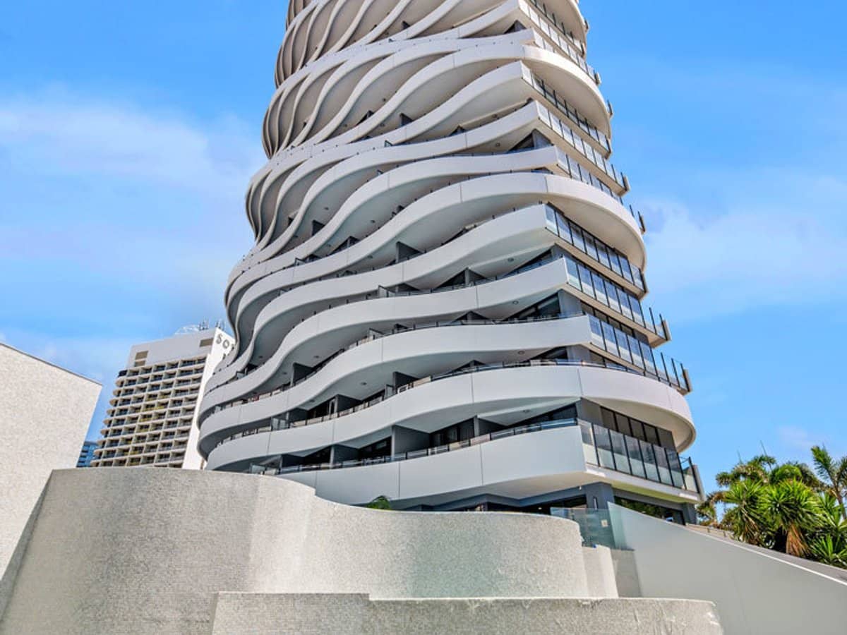 89 Surf Parade, BROADBEACH - Thumbnail 13