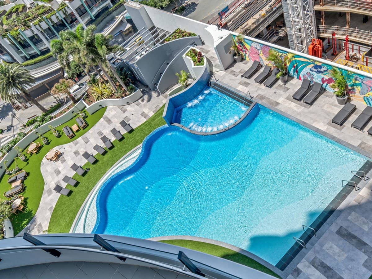 89 Surf Parade, BROADBEACH - Thumbnail 14