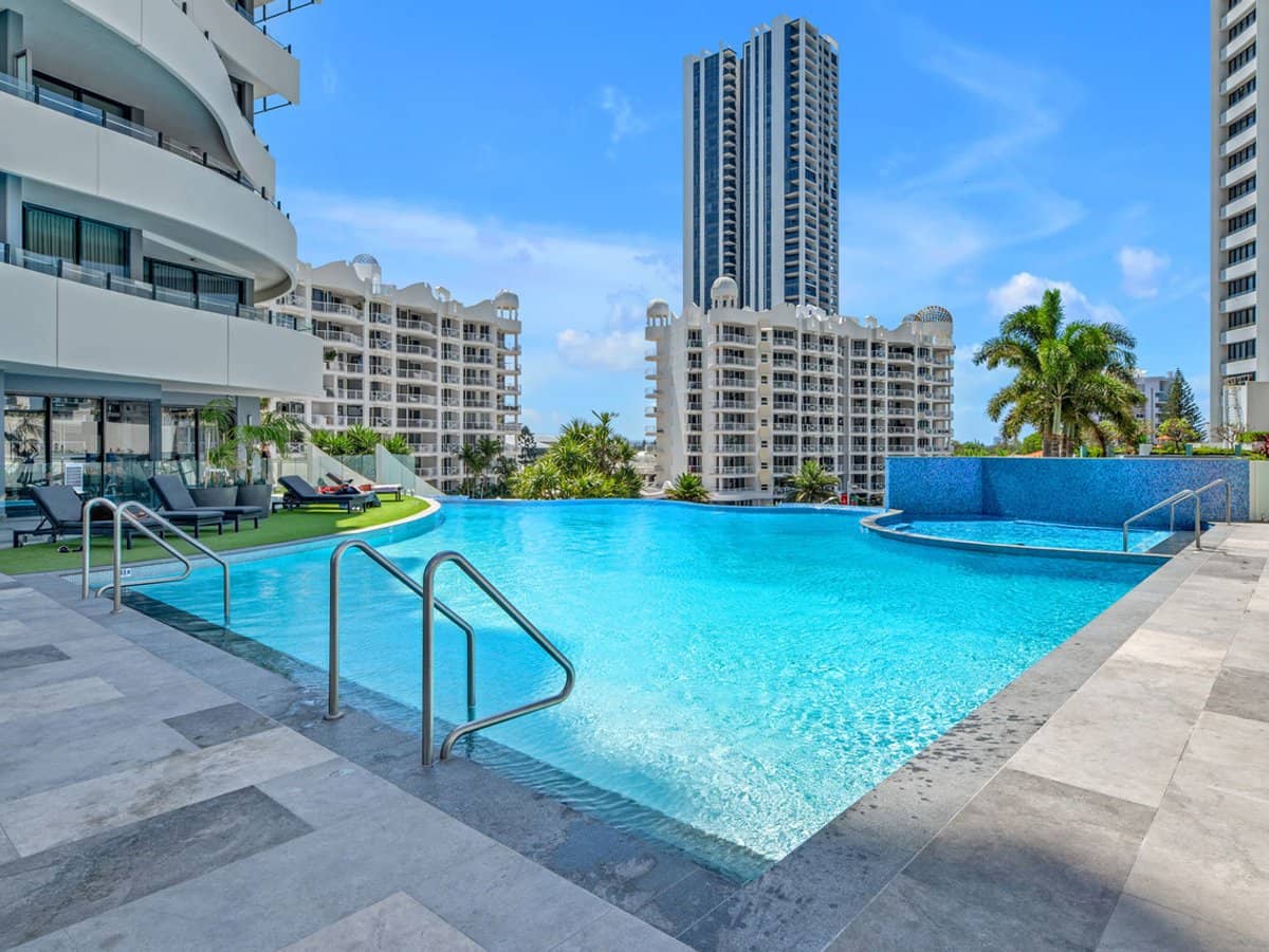 89 Surf Parade, BROADBEACH - Thumbnail 15