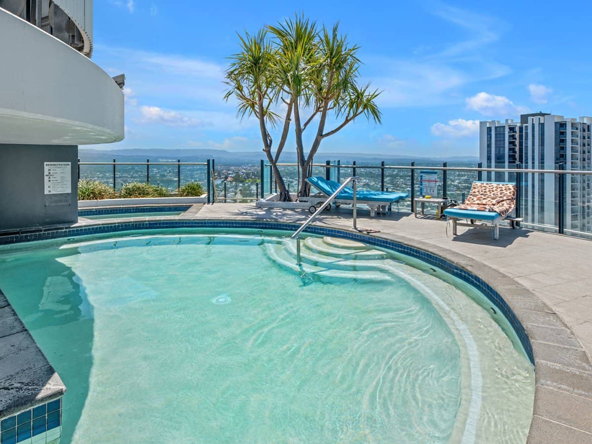 89 Surf Parade, BROADBEACH - Thumbnail 17