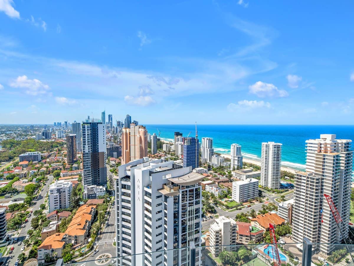 89 Surf Parade, BROADBEACH - Thumbnail 18