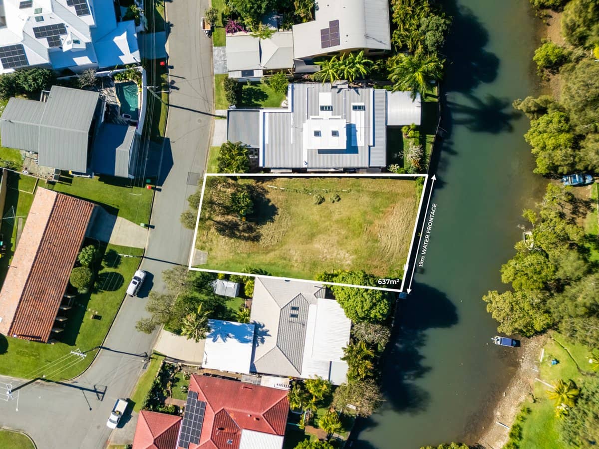 34 Elanora Drive, BURLEIGH HEADS - Thumbnail 1