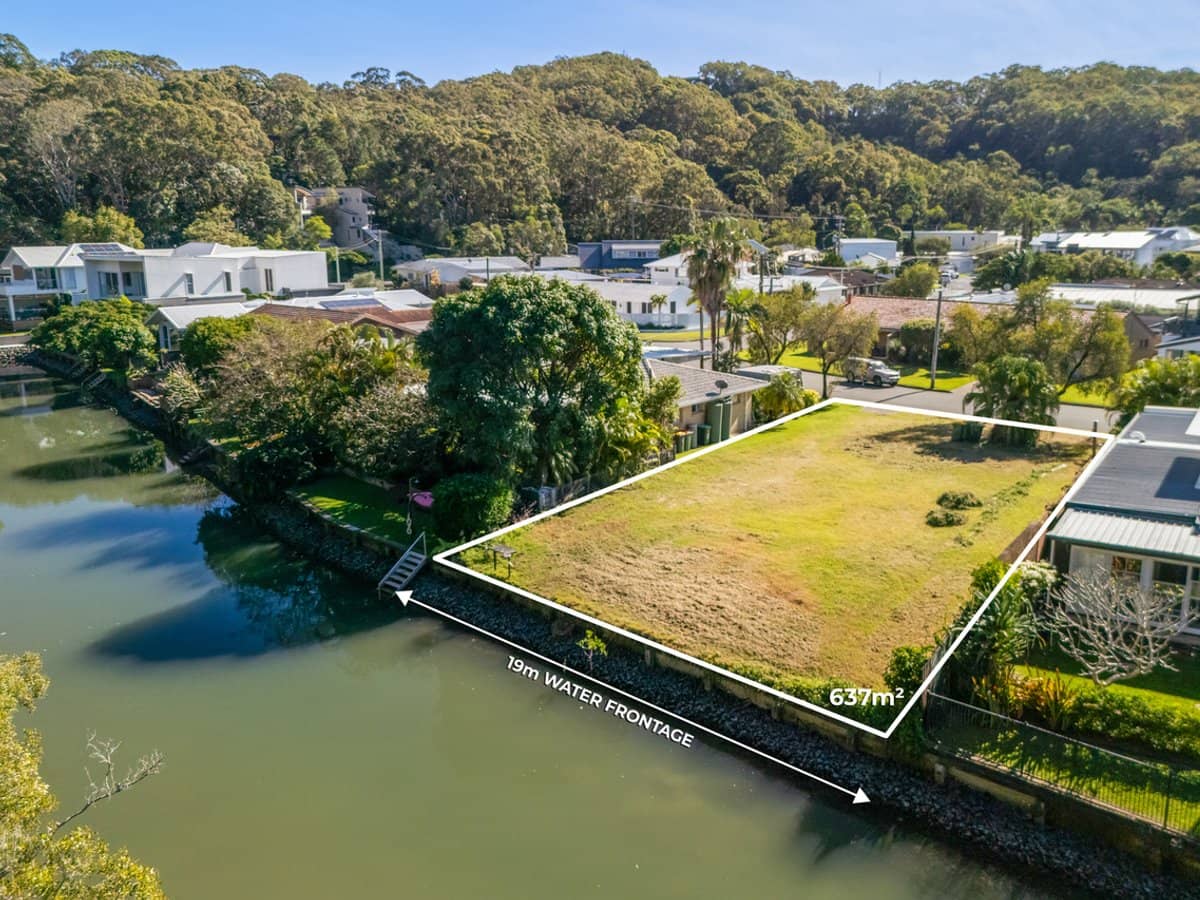 34 Elanora Drive, BURLEIGH HEADS - Thumbnail 3