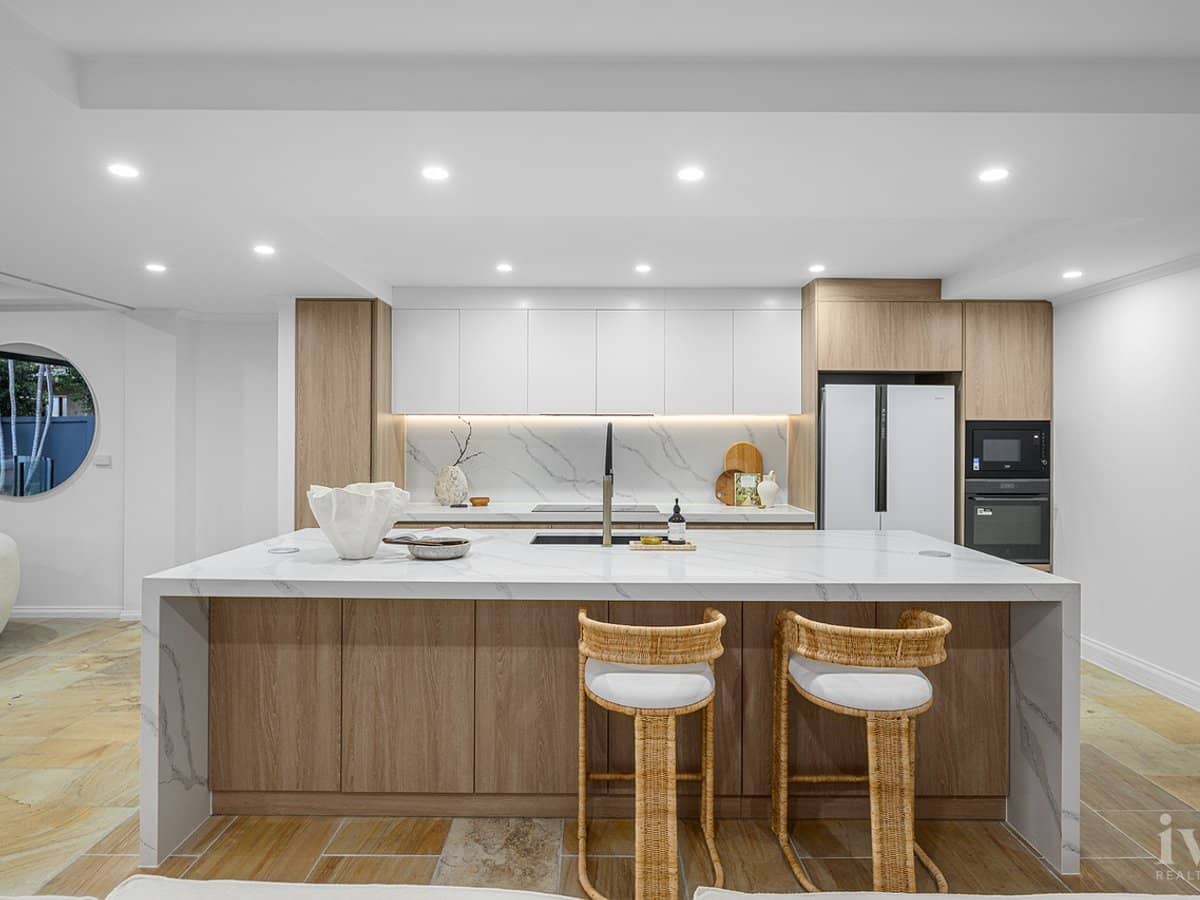 7 Kavieng Crescent, Runaway Bay - Thumbnail 3