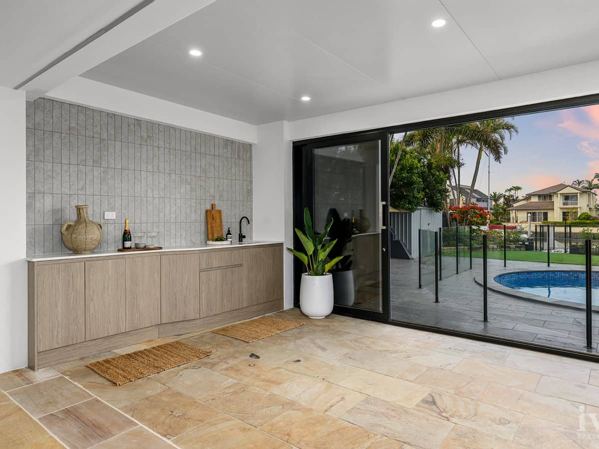 7 Kavieng Crescent, Runaway Bay - Thumbnail 6