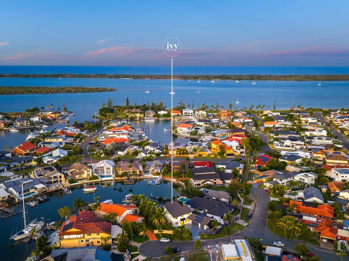 7 Kavieng Crescent, Runaway Bay - Thumbnail 11