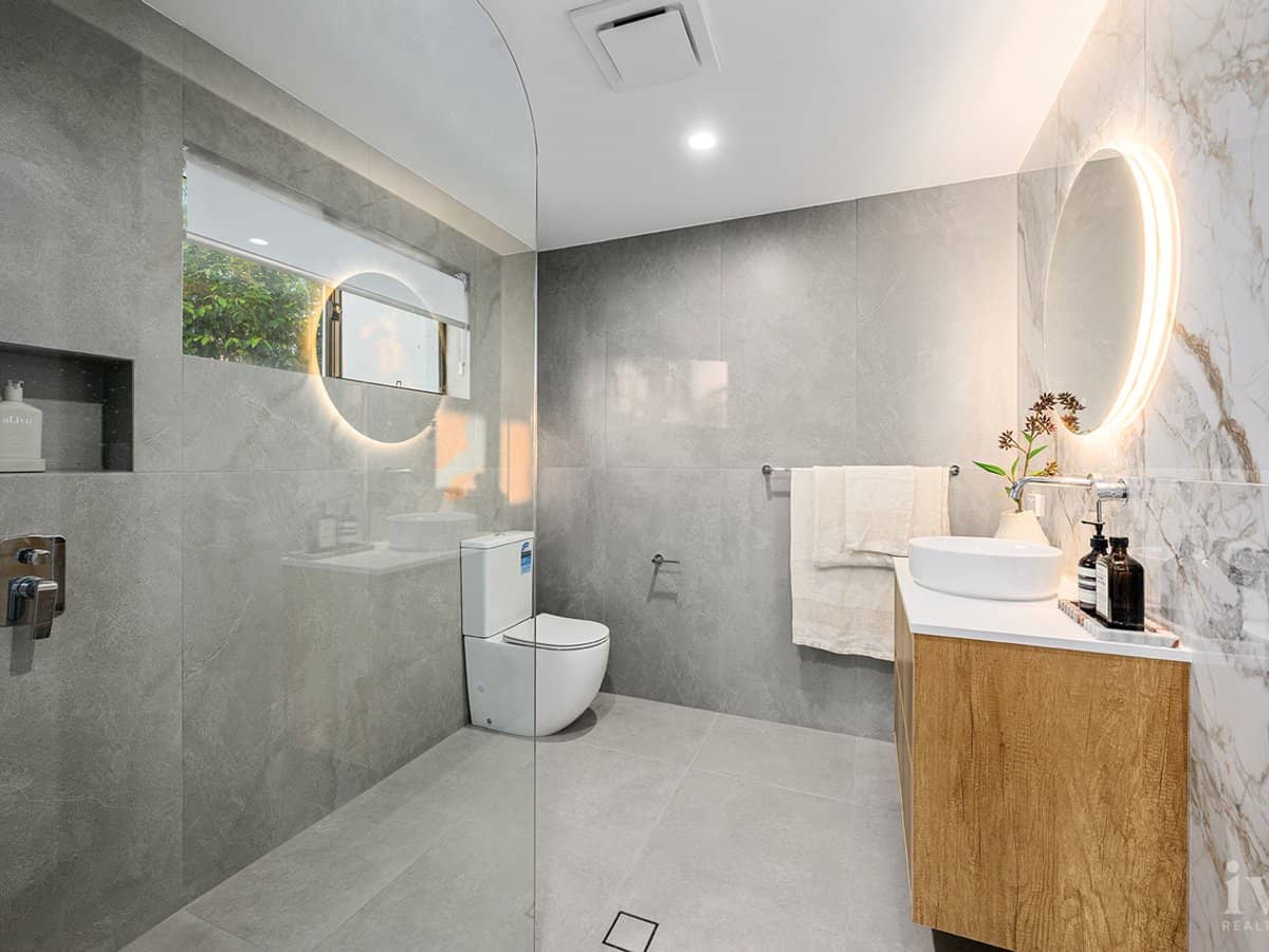 7 Kavieng Crescent, Runaway Bay - Thumbnail 22