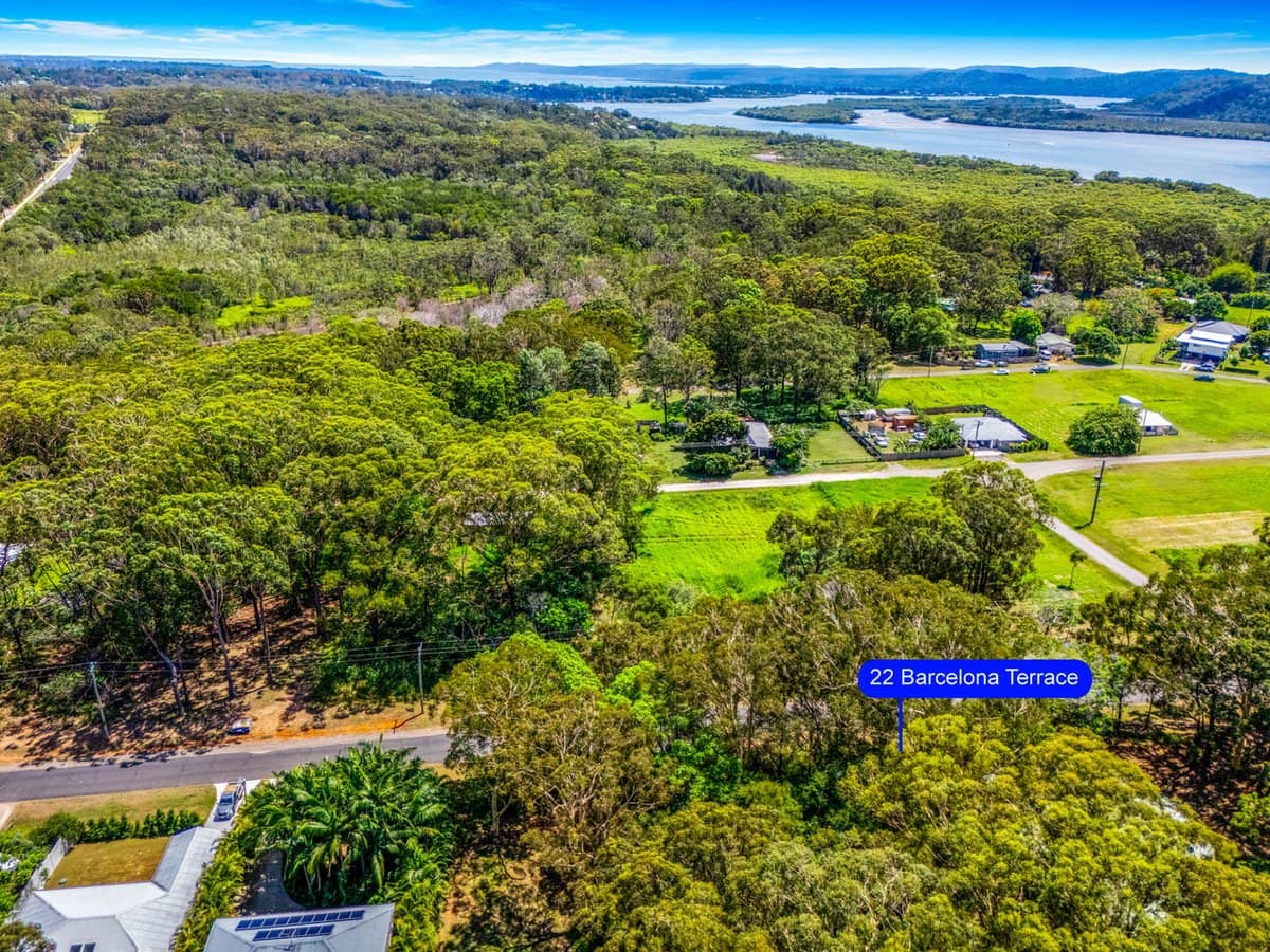 22 Barcelona Terrace, RUSSELL ISLAND - Thumbnail 3