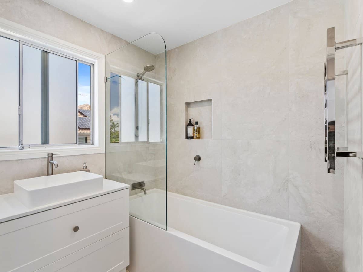 260 Benowa Road, BENOWA - Thumbnail 12