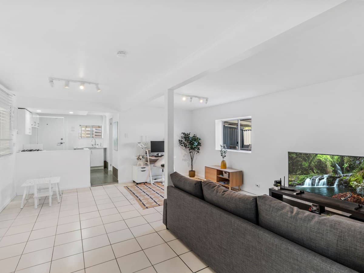 260 Benowa Road, BENOWA - Thumbnail 15